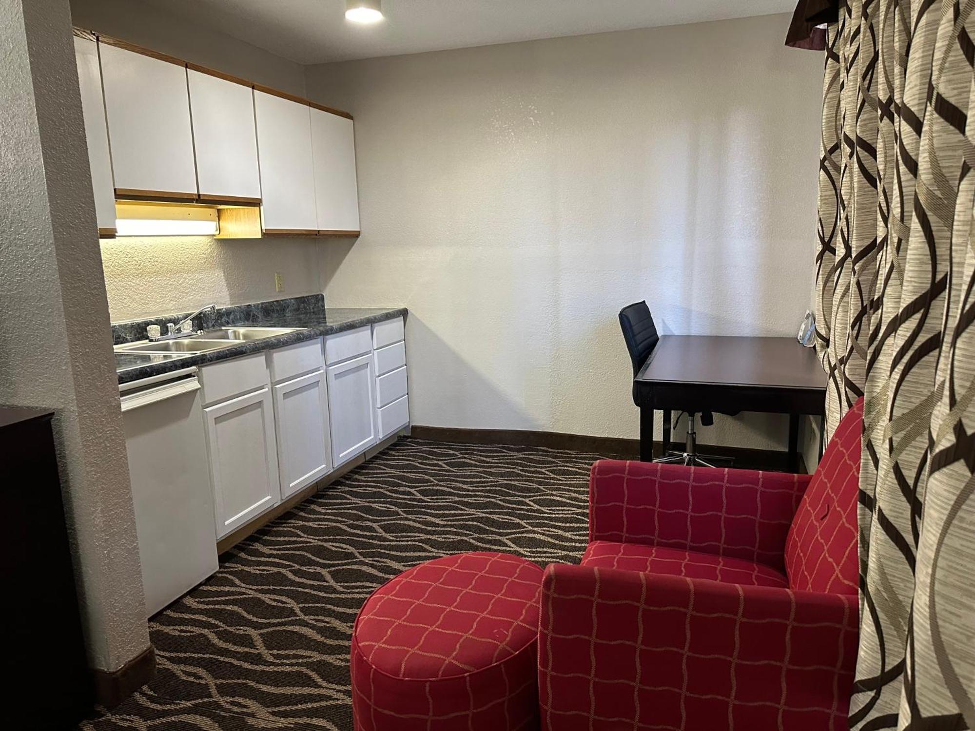 Days Inn & Suites By Wyndham Casey Экстерьер фото